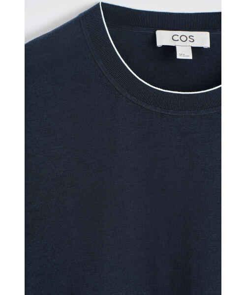 COS(コス)の「コントラストトリム シルクコットンTシャツ(Tシャツ/カットソー・メンズ・ベージュ/ネイビー・XL/L/XS/S/M)」の9枚目の写真