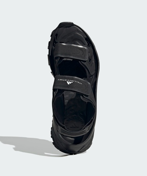 adidas by Stella McCartney(アディダスバイステラマッカートニー)の「adidas by Stella McCartney Hika アウトドアサンダル / adidas by Stella McCartney Hika Outdoor Sandals / アディダス adidas(サンダル・レディース・ブラック・22.5cm/23.5cm/24.5cm/25.5cm/26.5cm/27.5cm)」の2枚目の写真