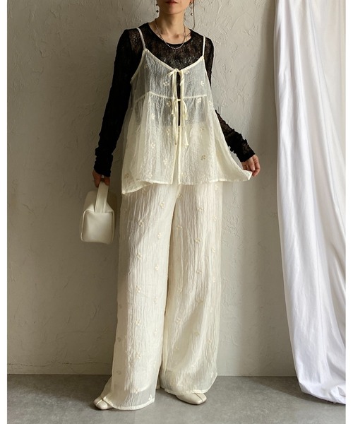She's Closet(シーズクローゼット)の「長袖クルーネック透かし編みストレッチレースシアートップス(Tシャツ/カットソー・レディース・ブラック/ホワイト/ブラウン/アイボリー・FREE)」の7枚目の写真