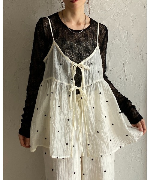 She's Closet(シーズクローゼット)の「長袖クルーネック透かし編みストレッチレースシアートップス(Tシャツ/カットソー・レディース・ブラック/ホワイト/ブラウン/アイボリー・FREE)」の9枚目の写真