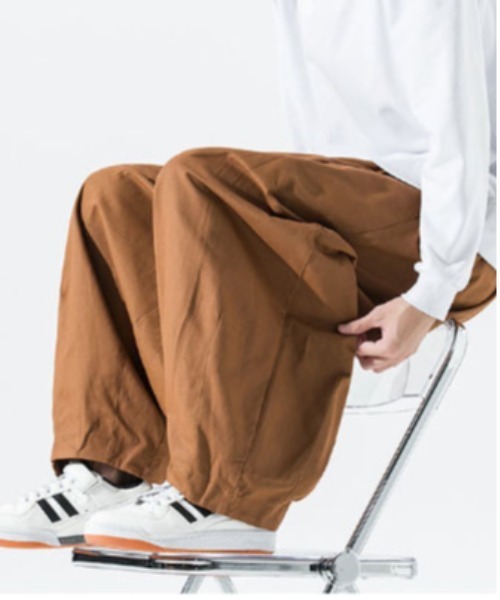 DOUBLE STEAL(ダブルスティール)の「DSタックバルーンワイドパンツ(その他パンツ・メンズ・ブラウン/ブラック・X-LARGE/LARGE/MEDIUM)」の4枚目の写真