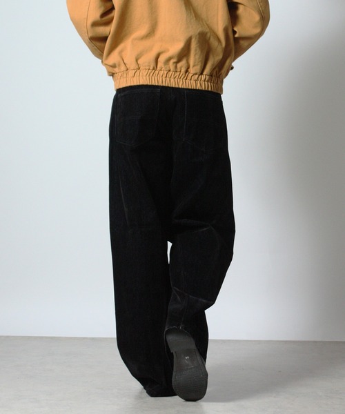 NYLAUS（ナイラス）の「【NYS】コーティングデニム フロッキーデニム カーブパンツ ロングパンツ カーブストレートパンツ セットアップ対応（デニムパンツ・メンズ・ブラウン/ブラック系その他/ブラック・L/M）」の4枚目の写真