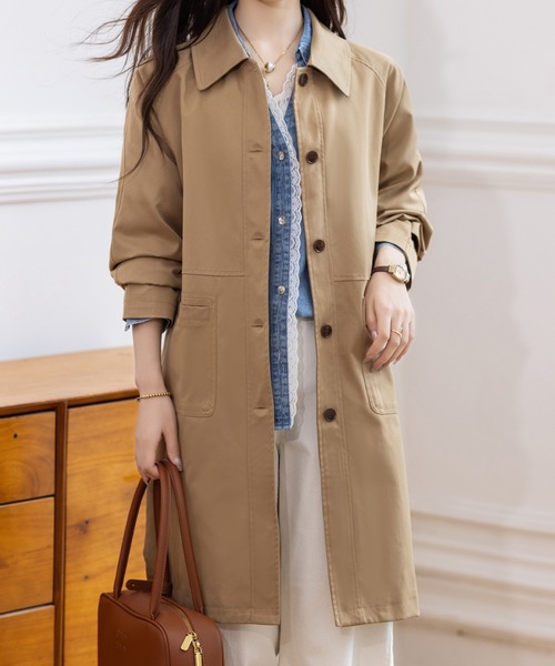 AMAJI(アマジ)の「ポロカラー ロング トレンチコート(トレンチコート・レディース・カーキ/ベージュ・SMALL/MEDIUM/LARGE/X-LARGE)」の2枚目の写真
