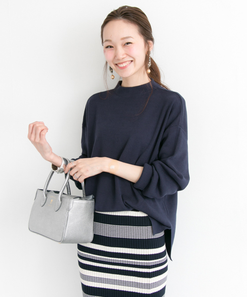 URBAN RESEARCH（アーバンリサーチ）の「UR 総針プチハイネックニットプルオーバー（ニット/セーター・レディース・オフホワイト/ブラック/ネイビー/ベージュ・FREE）」の4枚目の写真