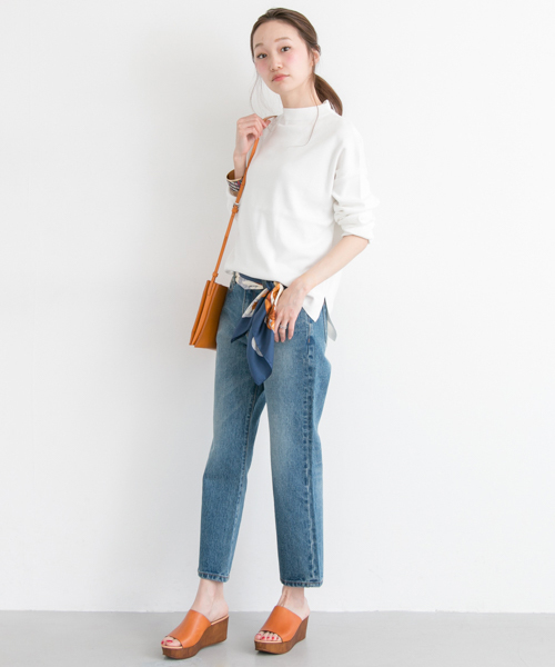 URBAN RESEARCH（アーバンリサーチ）の「UR 総針プチハイネックニットプルオーバー（ニット/セーター・レディース・オフホワイト/ブラック/ネイビー/ベージュ・FREE）」の12枚目の写真