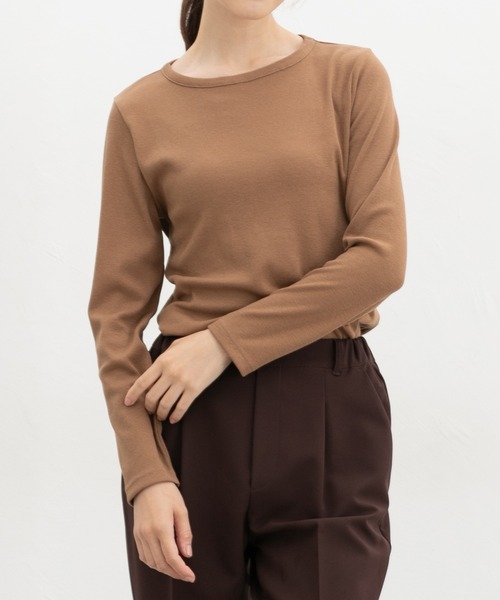 Honeys(ハニーズ)の「テレコボートネックT(Tシャツ/カットソー・レディース・パープル/ブラック/キャメル/スミクロ/オフホワイト/ピンク・L/LL/M/S)」の5枚目の写真