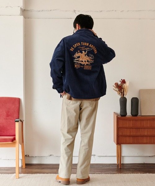 POWER TO THE PEOPLE(パワートゥーザピープル)の「コーデュロイ刺繍スタンドジャケット(ブルゾン・メンズ・ブラウン/ネイビー/マスタード・MEDIUM/LARGE/X-LARGE)」の6枚目の写真