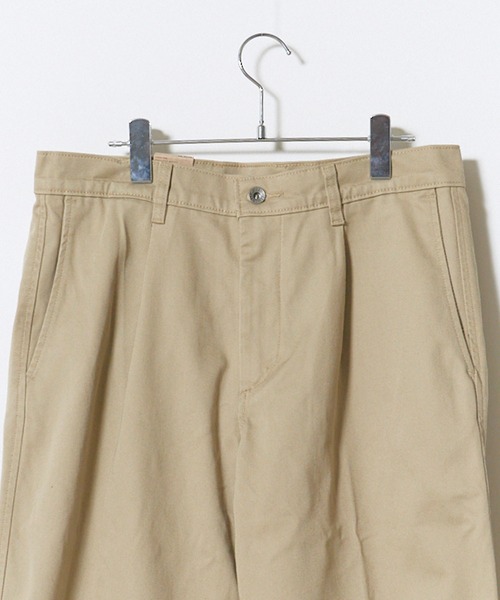 Levi's（リーバイス）の「LEVI'S/リーバイス LOOSE PLEATED WORK CHINOS ルーズ プリーツド ワーク チノ タック入り ワークパンツ チノパンツ メンズ レディース 2026年 秋 秋服 冬 冬服（チノパンツ・メンズ・ベージュ・W30xL30/W32xL30/W34xL30/W36xL30）」の7枚目の写真