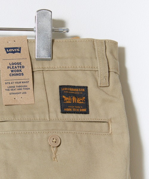 Levi's（リーバイス）の「LEVI'S/リーバイス LOOSE PLEATED WORK CHINOS ルーズ プリーツド ワーク チノ タック入り ワークパンツ チノパンツ メンズ レディース 2026年 秋 秋服 冬 冬服（チノパンツ・メンズ・ベージュ・W30xL30/W32xL30/W34xL30/W36xL30）」の3枚目の写真