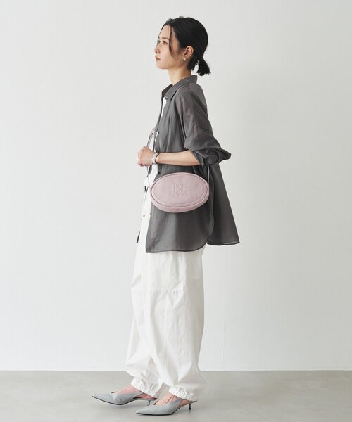 russet(ラシット)の「エンボスモノグラムオーバルショルダーバッグ(ショルダーバッグ・レディース・グリーン系/ピンク系その他/ブラック/グレイッシュベージュ・FREE)」の10枚目の写真