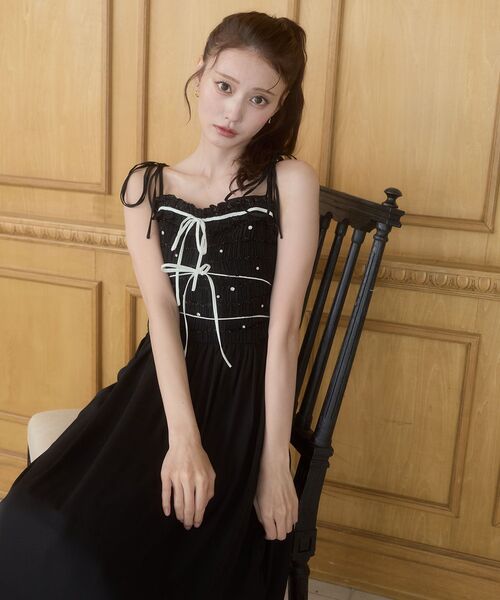 MAJESTIC LEGON(マジェスティックレゴン)の「バイカラービジューキャミワンピース(ワンピース・レディース・ブラック/アイボリー・MEDIUM/SMALL)」の10枚目の写真