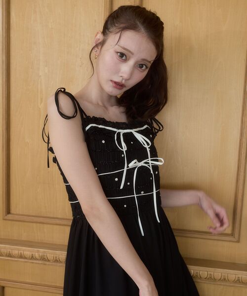 MAJESTIC LEGON(マジェスティックレゴン)の「バイカラービジューキャミワンピース(ワンピース・レディース・ブラック/アイボリー・MEDIUM/SMALL)」の5枚目の写真