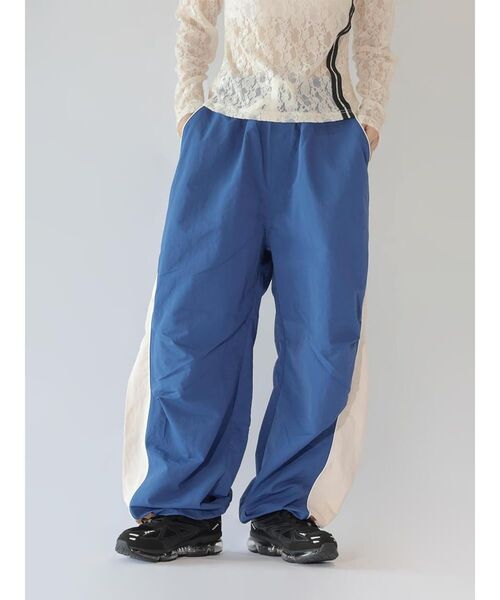 :ETHROF(イーサオブ)の「BICOLOR WIDE CARGO PANTS(カーゴパンツ・レディース・ブラック/ブルー/レッド・MEDIUM)」の2枚目の写真