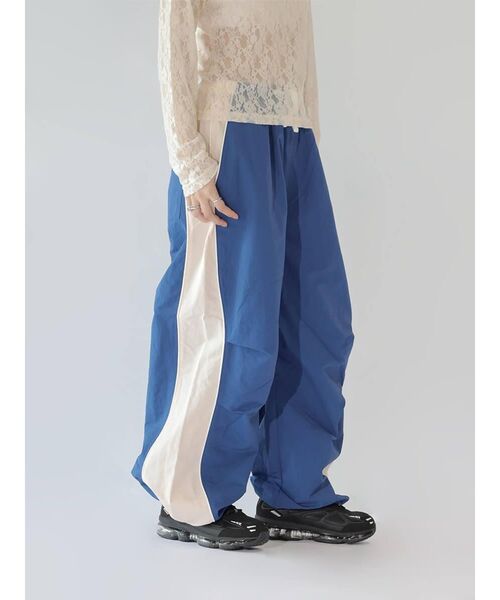 :ETHROF(イーサオブ)の「BICOLOR WIDE CARGO PANTS(カーゴパンツ・レディース・ブラック/ブルー/レッド・MEDIUM)」の17枚目の写真