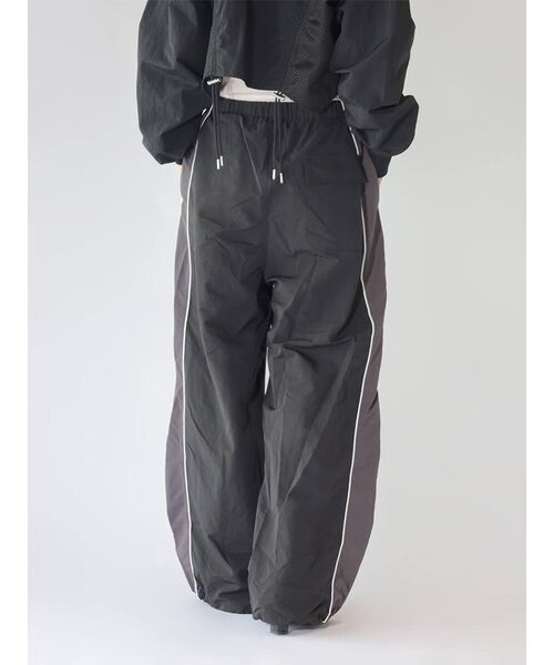 :ETHROF(イーサオブ)の「BICOLOR WIDE CARGO PANTS(カーゴパンツ・レディース・ブラック/ブルー/レッド・MEDIUM)」の13枚目の写真