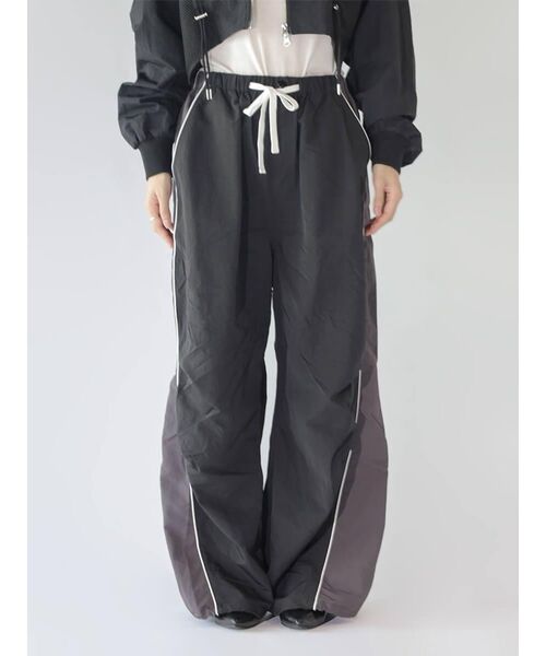 :ETHROF(イーサオブ)の「BICOLOR WIDE CARGO PANTS(カーゴパンツ・レディース・ブラック/ブルー/レッド・MEDIUM)」の7枚目の写真