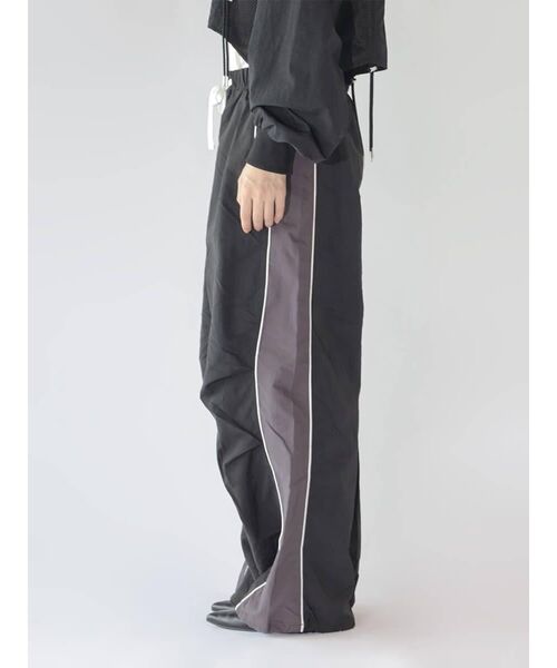 :ETHROF(イーサオブ)の「BICOLOR WIDE CARGO PANTS(カーゴパンツ・レディース・ブラック/ブルー/レッド・MEDIUM)」の8枚目の写真