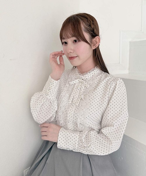 F i.n.t(フィント)の「レースフリル使い細リボンタイブラウス/fint フィント(シャツ/ブラウス・レディース・オフホワイト/ホワイト×ブラック/ピンクベージュ・FREE)」の3枚目の写真