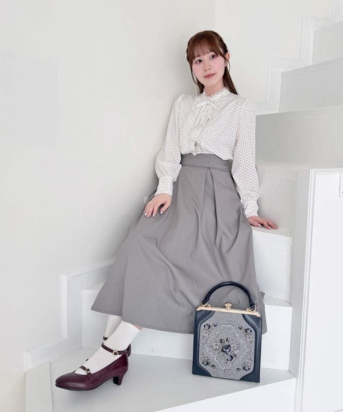 F i.n.t(フィント)の「レースフリル使い細リボンタイブラウス/fint フィント(シャツ/ブラウス・レディース・オフホワイト/ホワイト×ブラック/ピンクベージュ・FREE)」の13枚目の写真