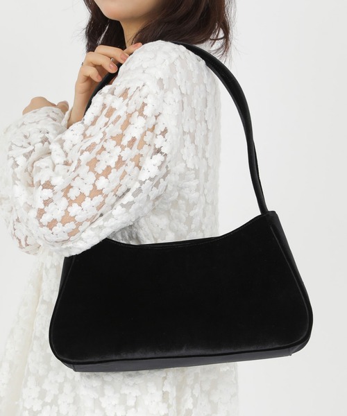 Casselini(キャセリーニ)の「Casselini(キャセリーニ)ベロアショルダーリボンBAG(ショルダーバッグ・レディース・ブラック/レッド・FREE)」の9枚目の写真