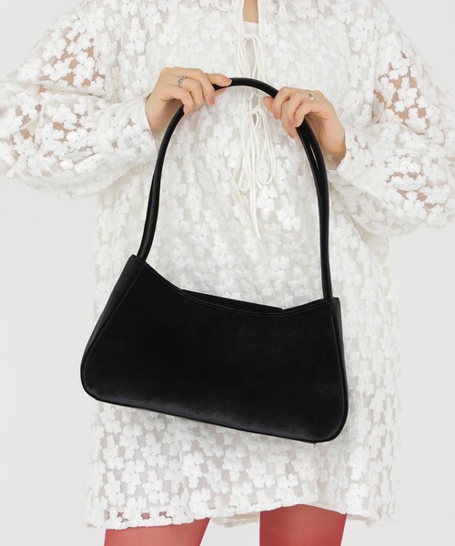 Casselini(キャセリーニ)の「Casselini(キャセリーニ)ベロアショルダーリボンBAG(ショルダーバッグ・レディース・ブラック/レッド・FREE)」の10枚目の写真