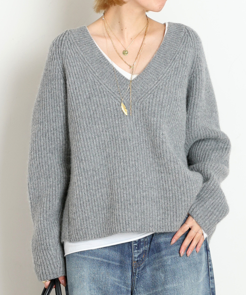 AP STUDIO(エーピーストゥディオ)の「【LIBERADD/リベラド】V-NECK KNIT(ニット/セーター・レディース・アイボリー/ベージュ/チャコールグレー・FREE)」の1枚目の写真