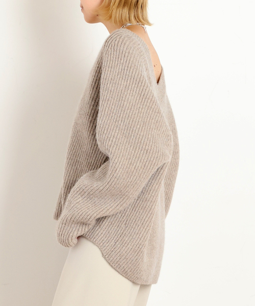 AP STUDIO(エーピーストゥディオ)の「【LIBERADD/リベラド】V-NECK KNIT(ニット/セーター・レディース・アイボリー/ベージュ/チャコールグレー・FREE)」の4枚目の写真