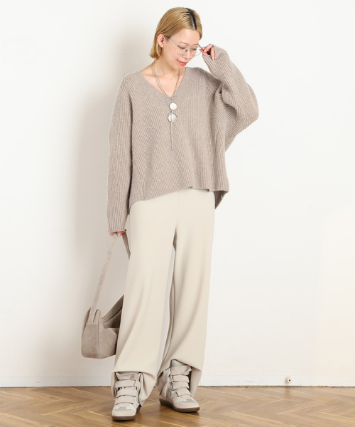 AP STUDIO(エーピーストゥディオ)の「【LIBERADD/リベラド】V-NECK KNIT(ニット/セーター・レディース・アイボリー/ベージュ/チャコールグレー・FREE)」の6枚目の写真
