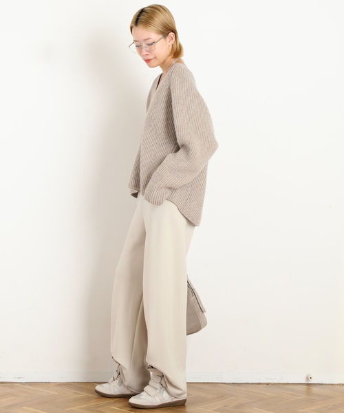 AP STUDIO(エーピーストゥディオ)の「【LIBERADD/リベラド】V-NECK KNIT(ニット/セーター・レディース・アイボリー/ベージュ/チャコールグレー・FREE)」の7枚目の写真