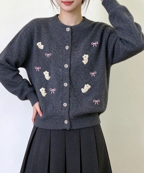 LEMOA(レモア)の「ベアー&リボンモチーフニットプルオーバー(ニット/セーター・レディース・イエロー/グレー/ピンク/ベージュ/ブルー・FREE)」の8枚目の写真
