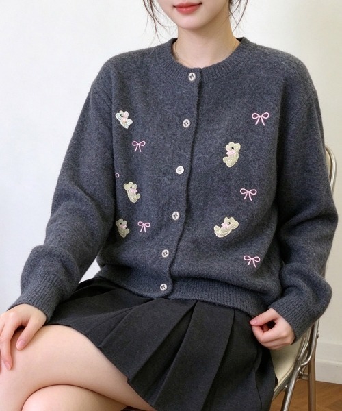 LEMOA(レモア)の「ベアー&リボンモチーフニットプルオーバー(ニット/セーター・レディース・イエロー/グレー/ピンク/ベージュ/ブルー・FREE)」の9枚目の写真