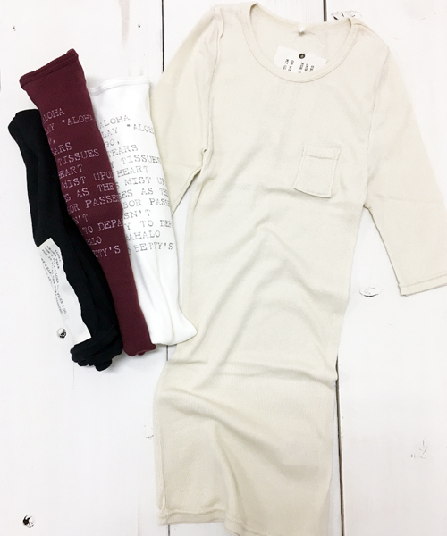 OLD BETTY'S（オールドベティーズ）の「ALOHA Cotton Rib Pocket T-shirts/コットンリブポケット５分袖Tシャツ（Tシャツ/カットソー・レディース・キナリ/サンドベージュ/ネイビー/ラベンダー/ボルドー/アイボリー/ブラック・FREE）」の4枚目の写真