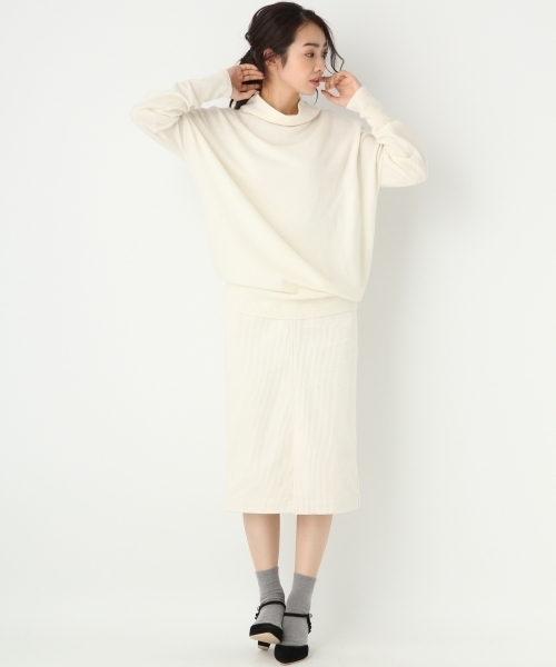 A part by（アパートバイ）の「12Gカシコンドルマンタートルネック　738597 （ニット/セーター・レディース・ブラック/キャメル/パープル/オフホワイト・FREE）」の5枚目の写真