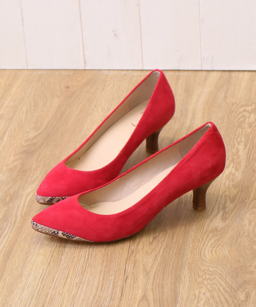 PICHE ABAHOUSE（ピシェ アバハウス）の「【不動の人気No.1】fluffy fitポインテッドラインパンプス（パンプス・レディース・ピンクゴールド/ブラック/ブルー/レッド/ベージュ/ブラック系その他/グレー・36/37/38/34/35/39/40）」の6枚目の写真