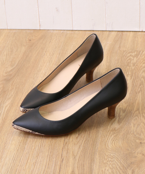 PICHE ABAHOUSE（ピシェ アバハウス）の「【不動の人気No.1】fluffy fitポインテッドラインパンプス（パンプス・レディース・ピンクゴールド/ブラック/ブルー/レッド/ベージュ/ブラック系その他/グレー・36/37/38/34/35/39/40）」の2枚目の写真