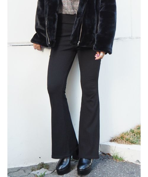 EVRIS(エヴリス)の「ハイウエストリブフレアレギンス(その他パンツ・レディース・ブラック/カーキ/キャメル・FREE)」の2枚目の写真