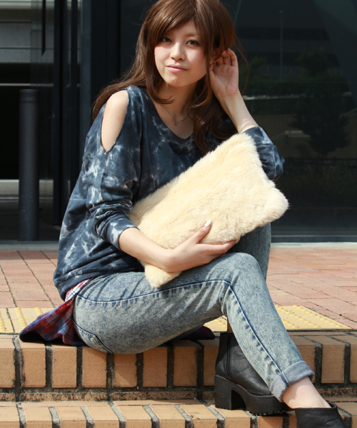 WEGO(ウィゴー)の「WEGO/ファークラッチバッグ(クラッチバッグ・レディース・ホワイト/ブラック/ブルー/キャメル・FREE)」の2枚目の写真