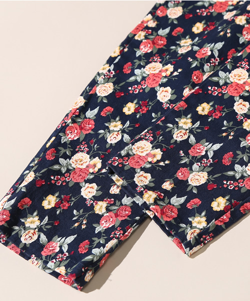 KIKKA THE DIARY OF(キッカ ザ ダイアリー オブ)の「サスペンダーフラワーパンツ(その他パンツ・レディース・ネイビー/ブラック・36/38)」の12枚目の写真