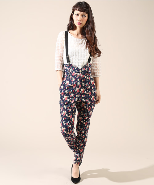 KIKKA THE DIARY OF(キッカ ザ ダイアリー オブ)の「サスペンダーフラワーパンツ(その他パンツ・レディース・ネイビー/ブラック・36/38)」の15枚目の写真