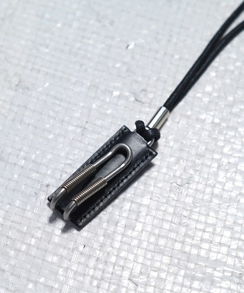 ED ROBERT JUDSON(エドロバートジャドソン)の「ED ROBERT JUDSON WATTER REPELLENT LEATHER NECK HOLDER(キーケース/キーアクセサリー・メンズ・ブラック・FREE)」の3枚目の写真