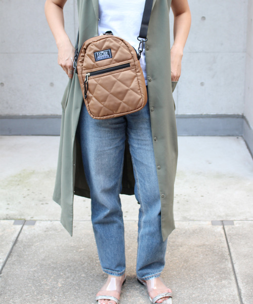 SPRUCE(スプルース)の「<SPRUCE/スプルス>ダイヤキルティング ミニショルダー(ショルダーバッグ・メンズ・ブラック/ベージュ/ネイビー/カーキ/マスタード・ONE SIZE)」の8枚目の写真