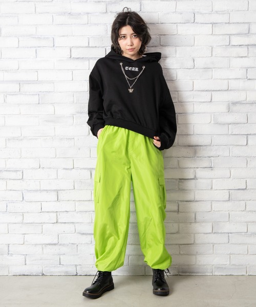 WEGO(ウィゴー)の「WEGO/カーゴポケットジョグパンツ(カーゴパンツ・レディース・ホワイト/ブラック/ライム・FREE)」の5枚目の写真