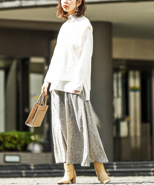 natural couture(ナチュラルクチュール)の「総柄セミフレアスカート(スカート・レディース・ブルー/グリーン/アイボリー・FREE)」の8枚目の写真