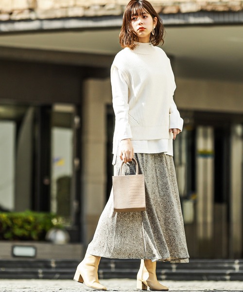 natural couture(ナチュラルクチュール)の「総柄セミフレアスカート(スカート・レディース・ブルー/グリーン/アイボリー・FREE)」の14枚目の写真