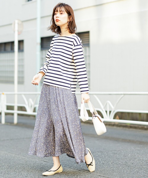 natural couture(ナチュラルクチュール)の「総柄セミフレアスカート(スカート・レディース・ブルー/グリーン/アイボリー・FREE)」の17枚目の写真