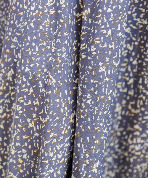 natural couture(ナチュラルクチュール)の「総柄セミフレアスカート(スカート・レディース・ブルー/グリーン/アイボリー・FREE)」の13枚目の写真