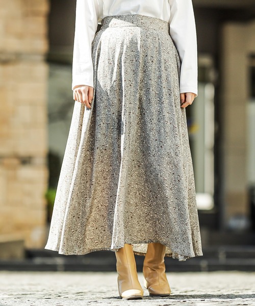 natural couture(ナチュラルクチュール)の「総柄セミフレアスカート(スカート・レディース・ブルー/グリーン/アイボリー・FREE)」の11枚目の写真