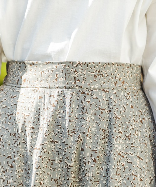 natural couture(ナチュラルクチュール)の「総柄セミフレアスカート(スカート・レディース・ブルー/グリーン/アイボリー・FREE)」の15枚目の写真