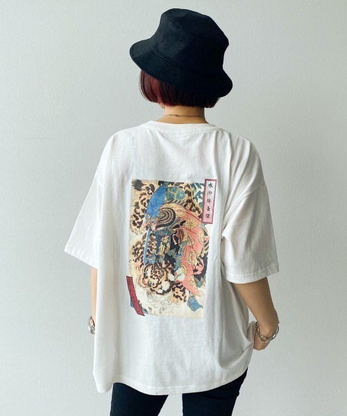 PAGEBOY(ページボーイ)の「UKIYOE Tシャツ(Tシャツ/カットソー・レディース・オフホワイト/ブラック・FREE)」の3枚目の写真