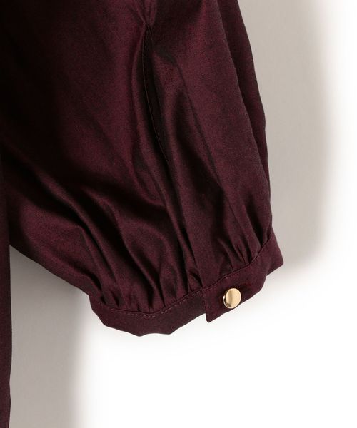 SHIPS（シップス）の「バックボタンボリュームスリーブブラウス（シャツ/ブラウス・レディース・オフホワイト/ダークラベンダー/ワイン・ONE SIZE）」の9枚目の写真